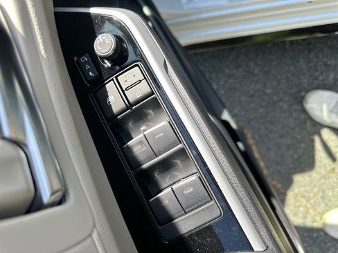 New 2026 Toyota Sienna Platinum AWD/4WD image 23