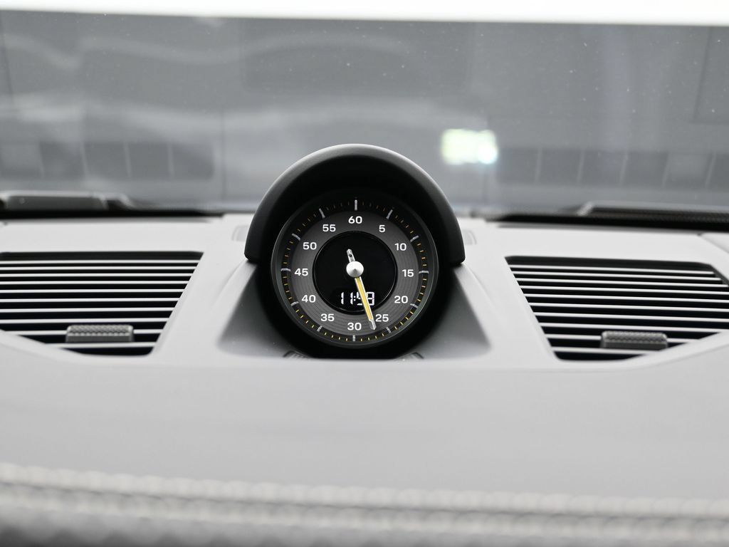 Used 2026 Porsche 911 GT3 RWD image 25