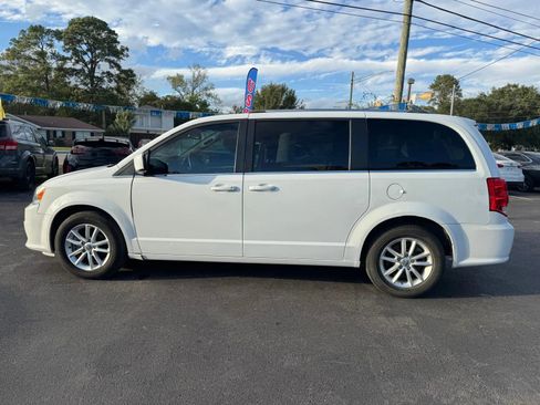 Used 2018 Dodge Grand Caravan SXT image 9