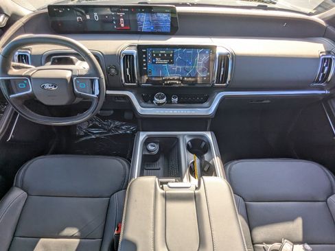 New 2025 Ford Expedition Platinum w/ Stealth Performance Package image 17