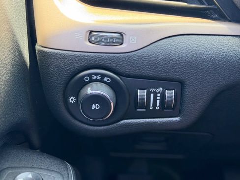 Used 2014 Jeep Cherokee Latitude AWD/4WD image 20