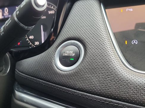 Used 2023 Cadillac XT5 Premium Luxury FWD image 17