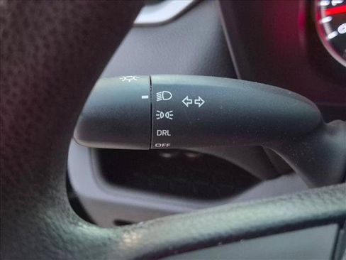 Used 2021 Toyota RAV4 LE FWD image 16
