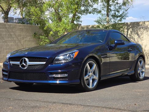 Used 2015 Mercedes-Benz SLK 250 image 5