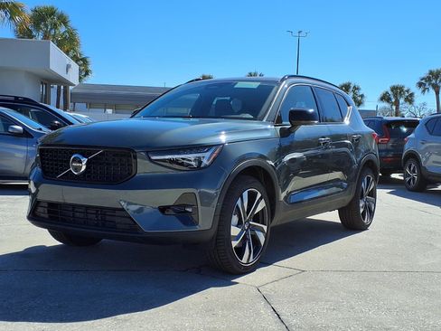 New 2026 Volvo XC40 B5 Ultra w/ Protection Package Premier image 3