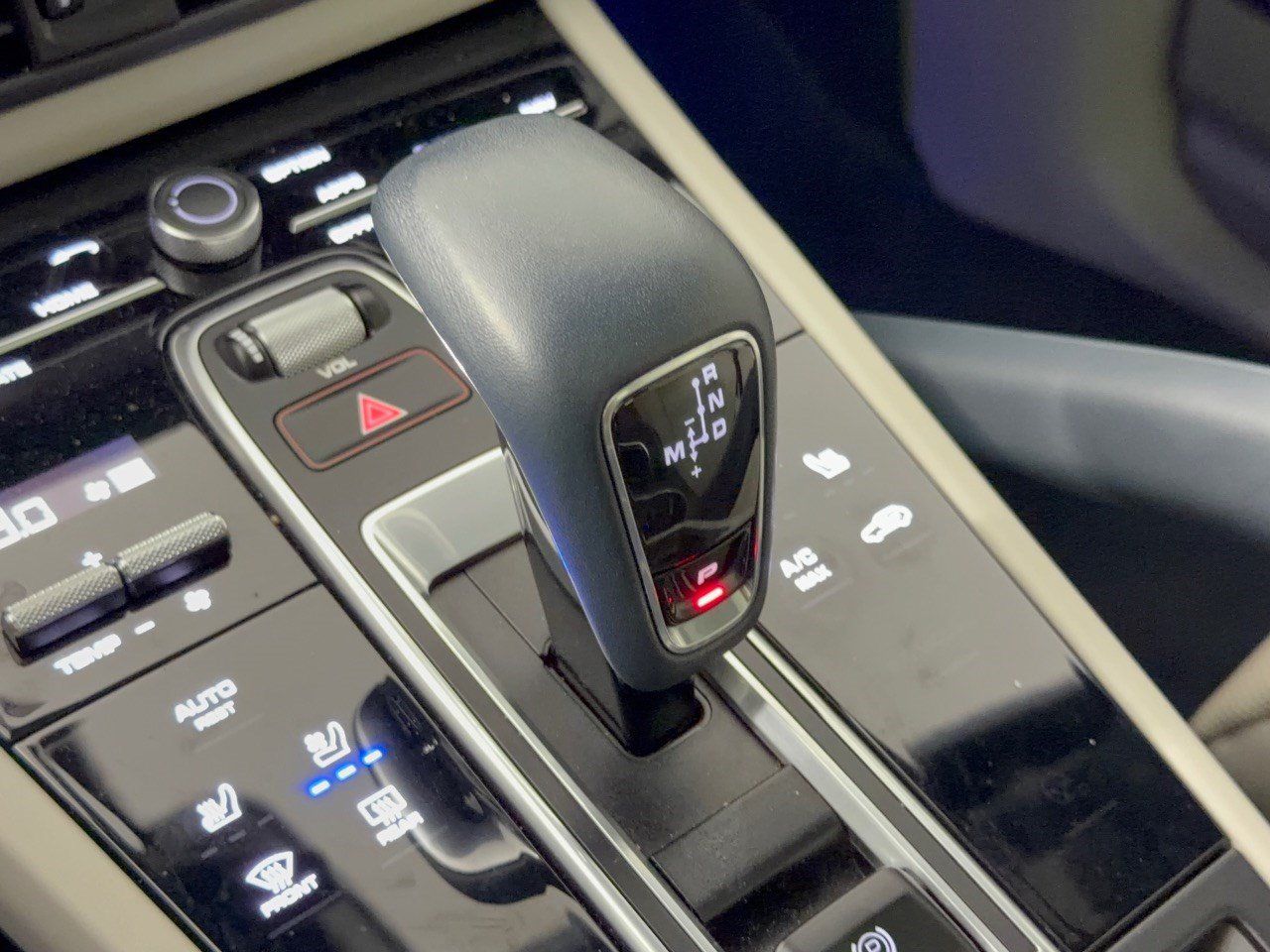 Used 2022 Porsche Cayenne GTS AWD/4WD image 21