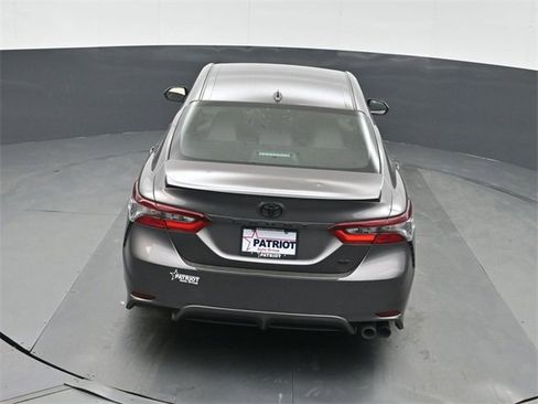 Used 2024 Toyota Camry SE image 32
