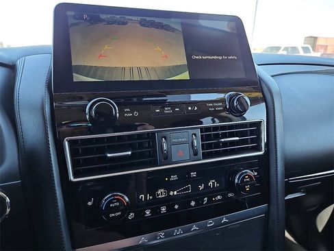 Used 2024 Nissan Armada SV image 27