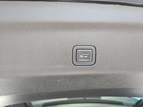 Used 2024 GMC Yukon Denali AWD/4WD image 32