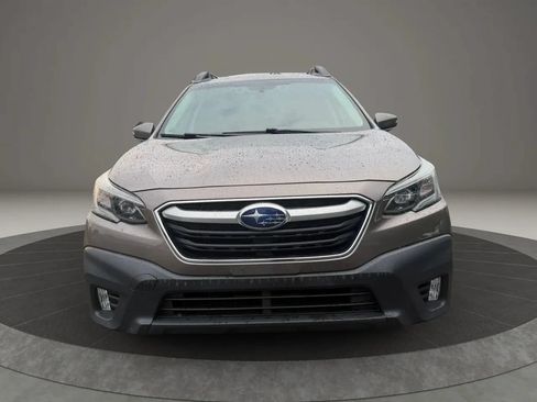 Used 2022 Subaru Outback Premium AWD/4WD image 2