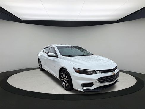 Used 2017 Chevrolet Malibu LT w/ Leather Package FWD image 1