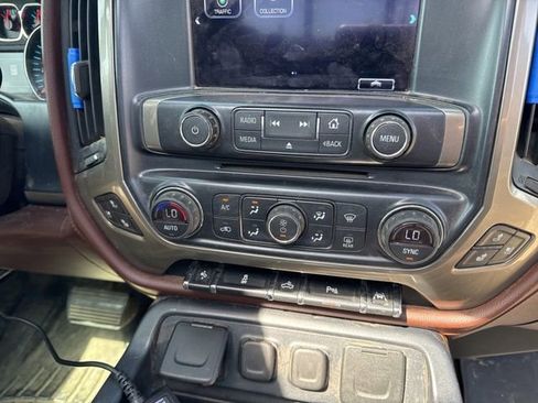 Used 2017 Chevrolet Silverado 1500 High Country AWD/4WD image 22
