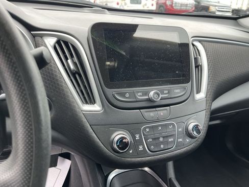 Used 2023 Chevrolet Malibu LT image 5