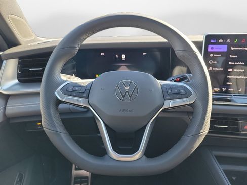 New 2026 Volkswagen Tiguan SE R-Line image 10