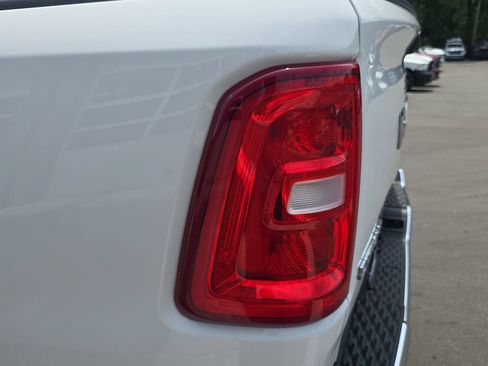 New 2026 RAM 1500 4x4 Crew Cab image 33