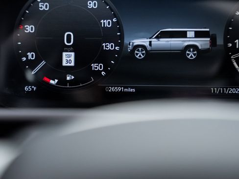 Used 2023 Land Rover Defender 130 SE image 49