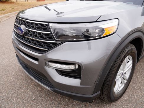 Used 2022 Ford Explorer XLT w/ Equipment Group 202A AWD/4WD image 22