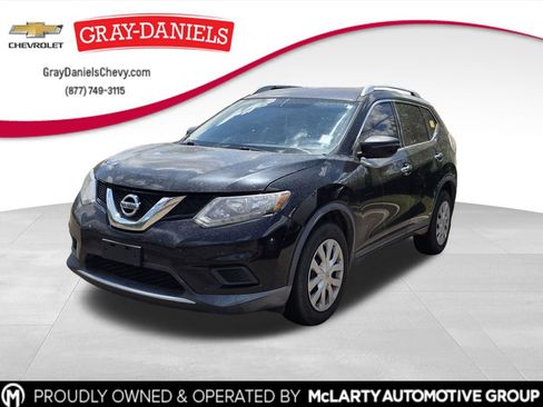 Used 2016 Nissan Rogue S w/ Appearance Package FWD image 1