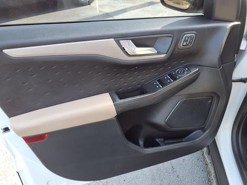 Used 2020 Ford Escape SEL FWD image 17