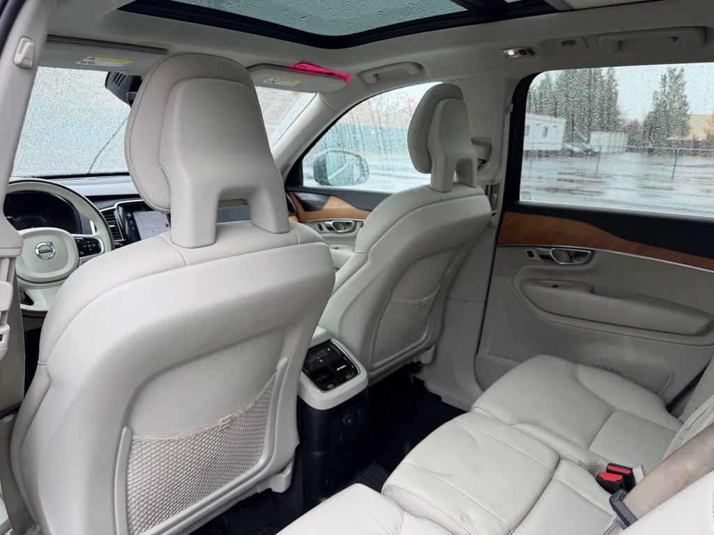 Used 2021 Volvo XC90 T8 Inscription Expression w/ Protection Package Premier AWD/4WD image 32