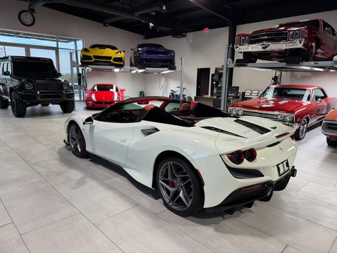 Used 2021 Ferrari F8 Tributo RWD image 8