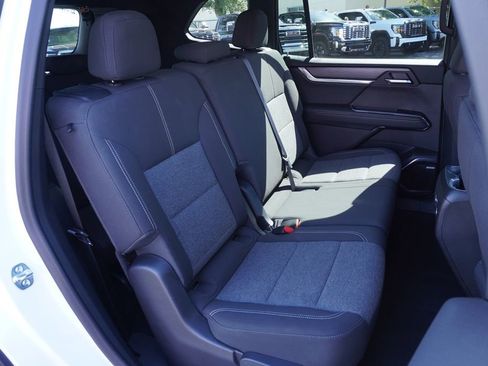 Certified 2025 GMC Acadia Elevation image 9