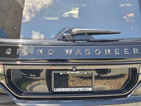 Used 2024 Jeep Grand Wagoneer Series III w/ Rear Seat Video Group 1 AWD/4WD image 39