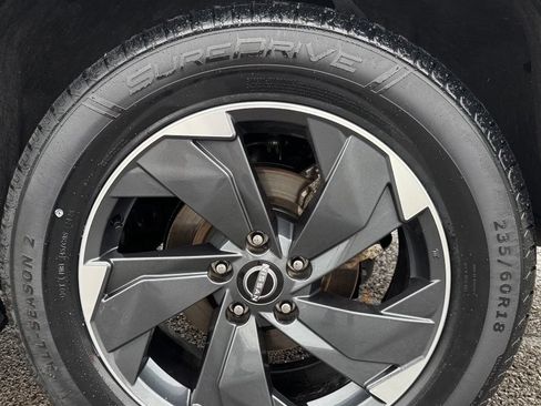 Used 2025 Nissan Rogue SV AWD/4WD image 15