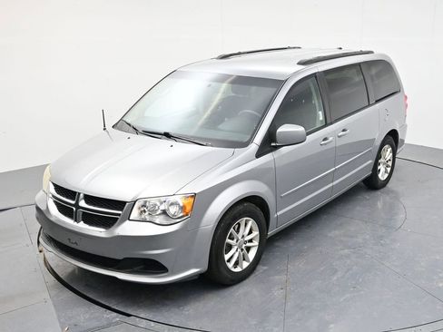 Used 2016 Dodge Grand Caravan SXT image 40