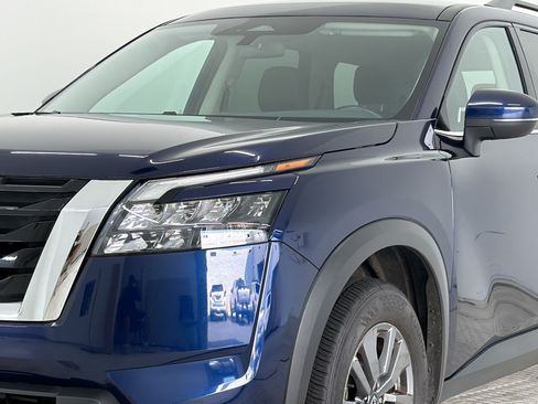 Used 2025 Nissan Pathfinder SV FWD image 24