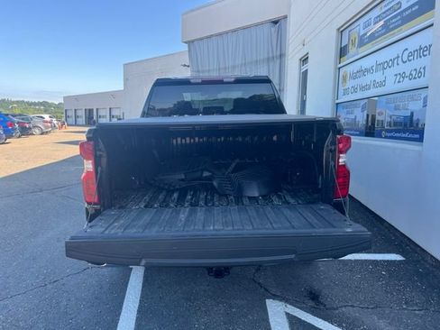 Used 2022 Chevrolet Silverado 1500 LT AWD/4WD image 27