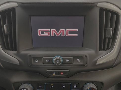 Used 2024 GMC Terrain SLE image 24