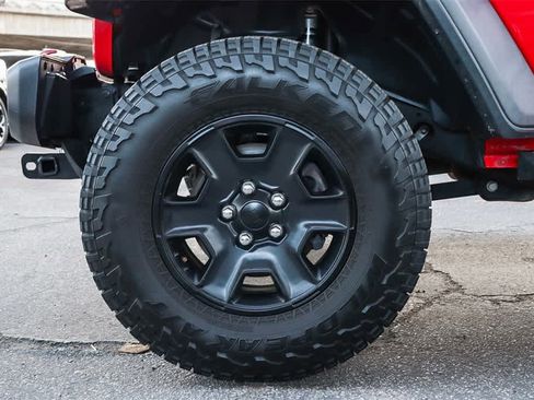 Used 2020 Jeep Gladiator Rubicon image 11