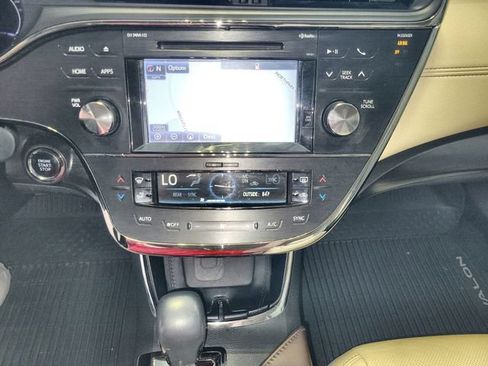 Used 2018 Toyota Avalon Limited w/ All Weather Liner Package FWD image 19