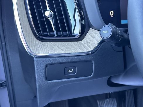 New 2026 Volvo XC60 B5 Core w/ Climate Package image 17