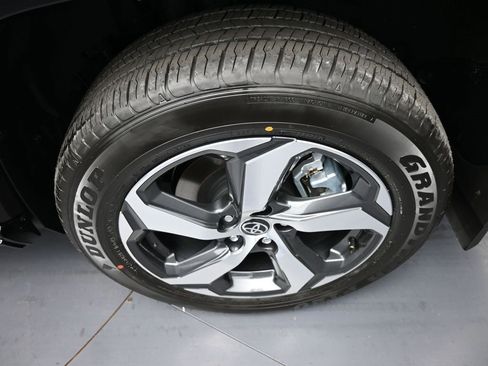 New 2025 Toyota RAV4 SE image 15