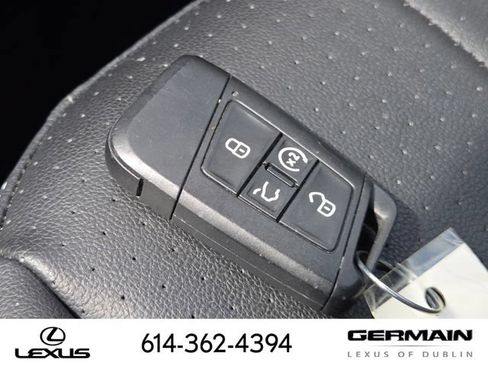 Used 2024 Volkswagen Tiguan SE AWD/4WD image 42