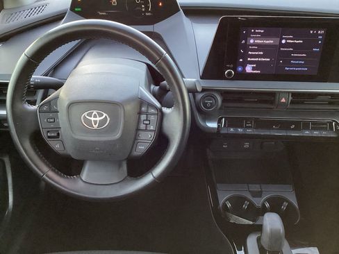 Used 2024 Toyota Prius LE image 18