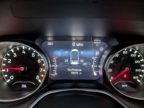 Used 2018 Jeep Compass Sport w/ Tech Group image 31