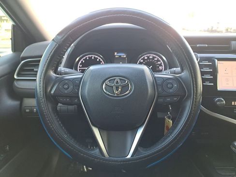 Used 2019 Toyota Camry L image 19
