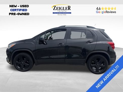 Used 2017 Chevrolet Trax Premier w/ Midnight Edition AWD/4WD image 3