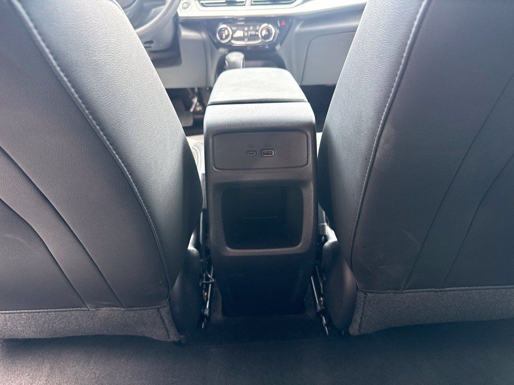 Used 2026 Chevrolet Trax LT FWD image 28