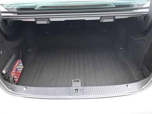 Used 2014 Mercedes-Benz E 250 BlueTEC Sedan image 17