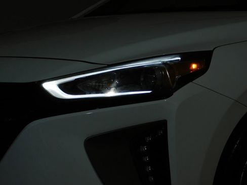 Used 2018 Hyundai Ioniq Limited FWD image 19