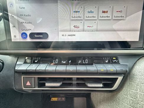 Used 2025 Toyota Camry XLE FWD image 18