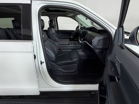 New 2025 Ford Expedition Platinum w/ Driver's Package image 5