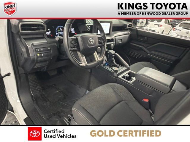 Used 2025 Toyota 4Runner SR5 AWD/4WD image 17