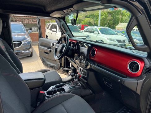 Used 2018 Jeep Wrangler Rubicon AWD/4WD image 19