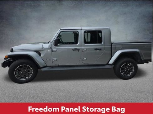 Used 2020 Jeep Gladiator Overland w/ LED Lighting Group AWD/4WD image 20