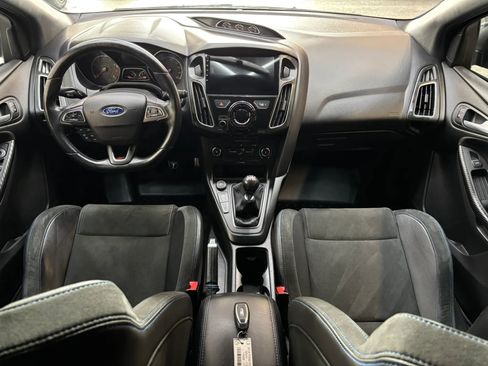 Used 2018 Ford Focus ST FWD image 11